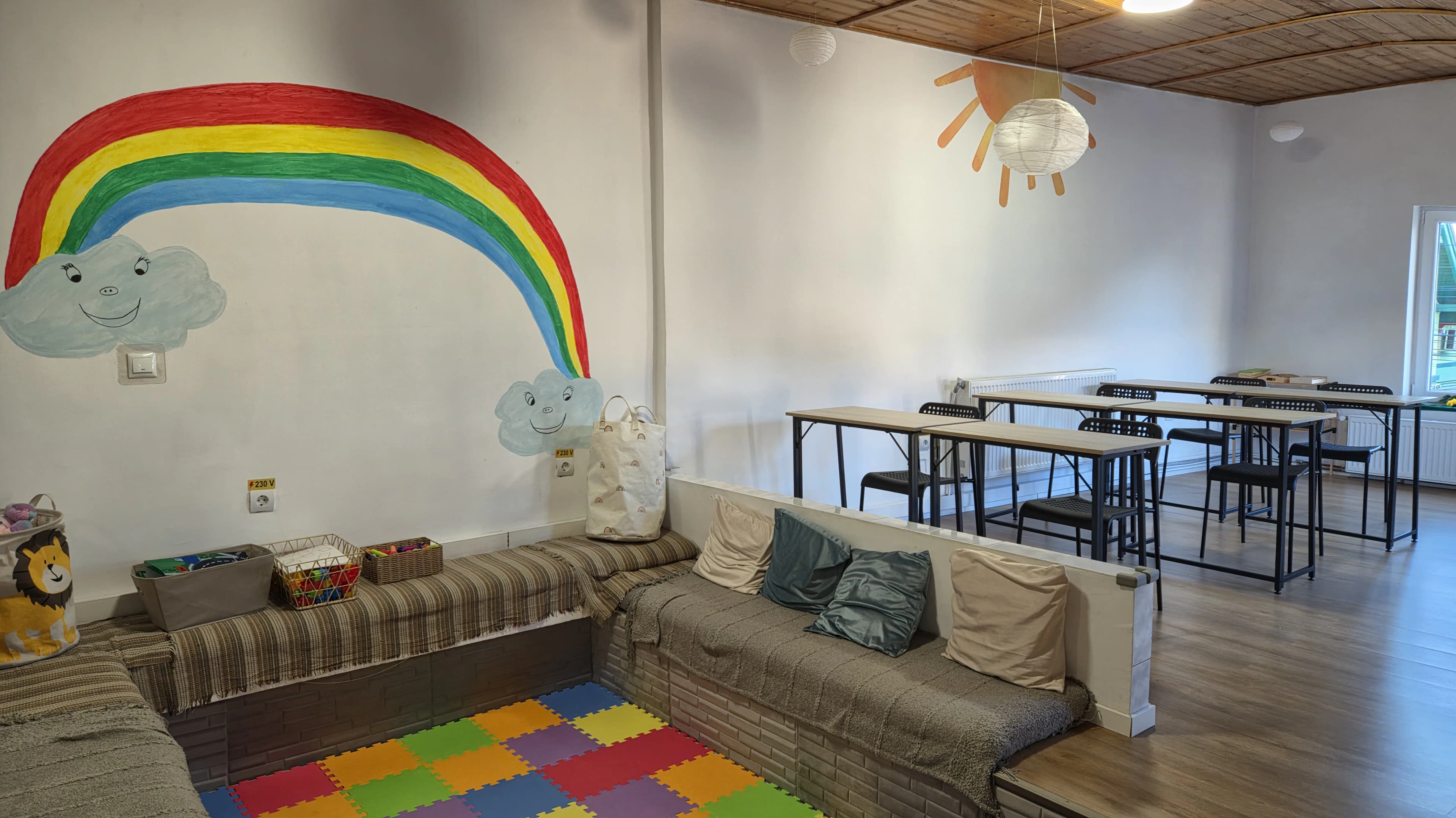 Colțul de joacă din sala de after-school PascuPas